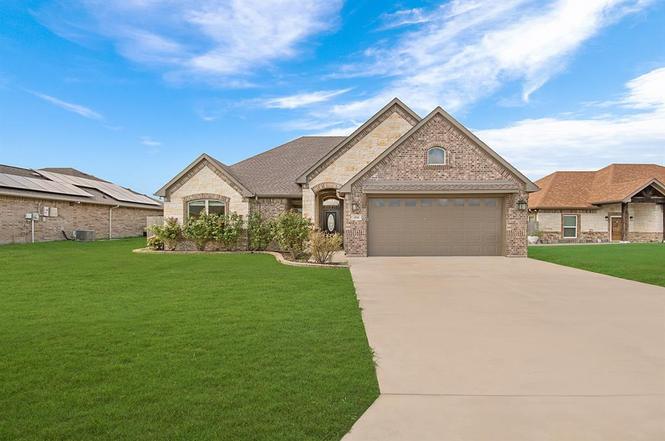 114 Oak Springs Loop