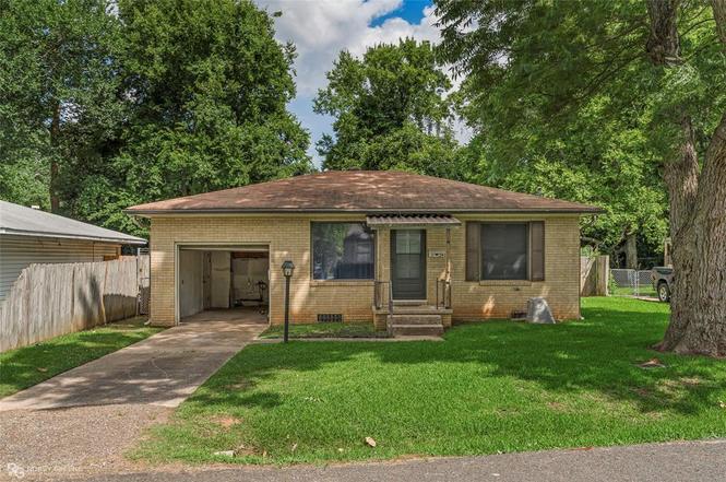 1124 Margaret St