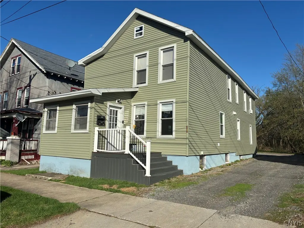 1251 Mohawk St