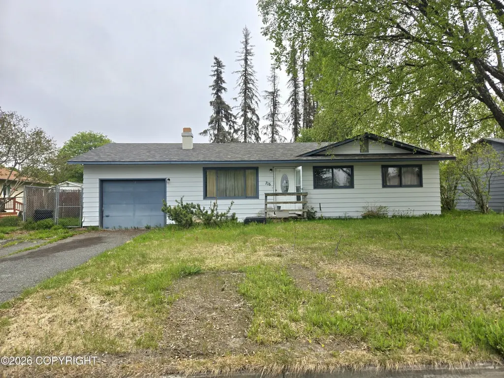 716 Cypress Dr