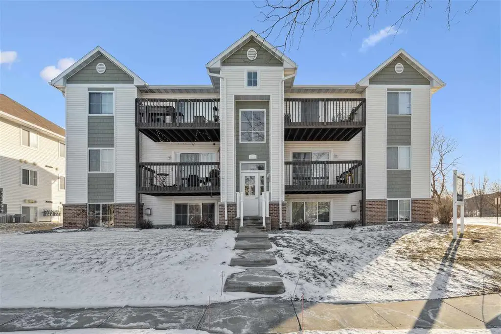 6410 NE Creekside Dr #2