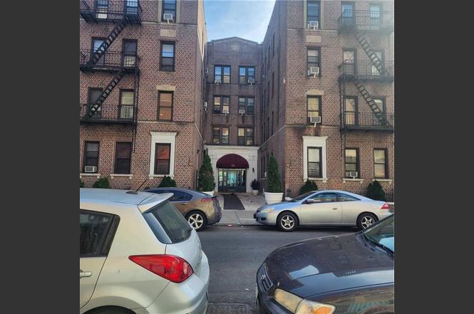 590 Parkside Ave Unit 2CE
