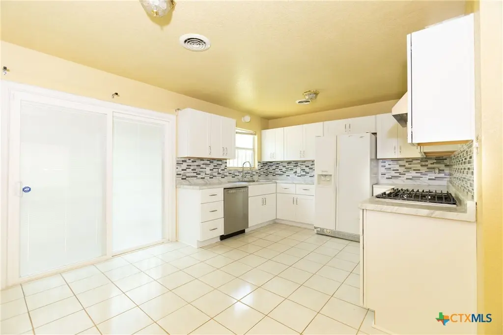 3003 Zephyr Rd