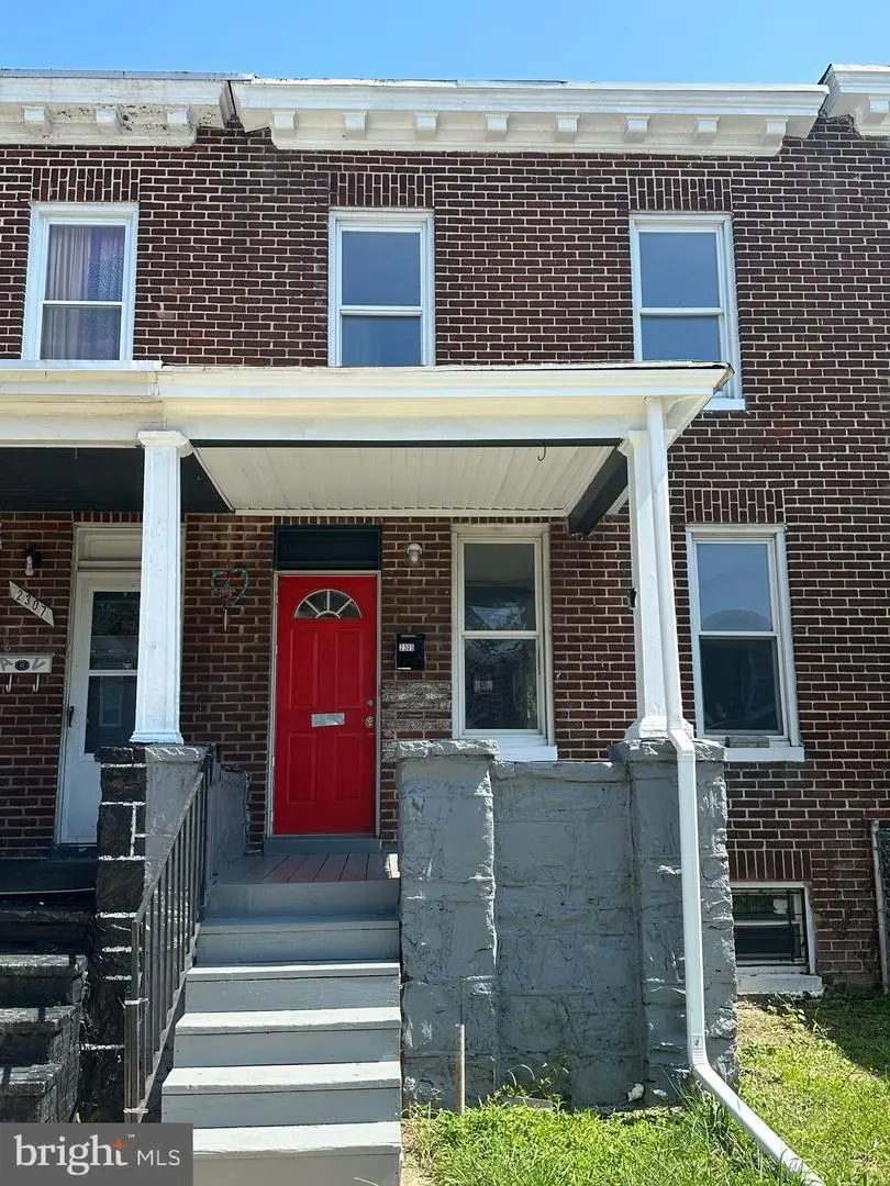 2305 Robb St