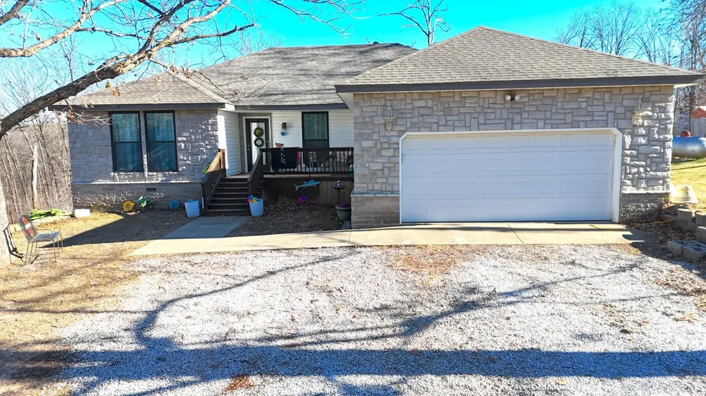 233 Castle Gate Dr