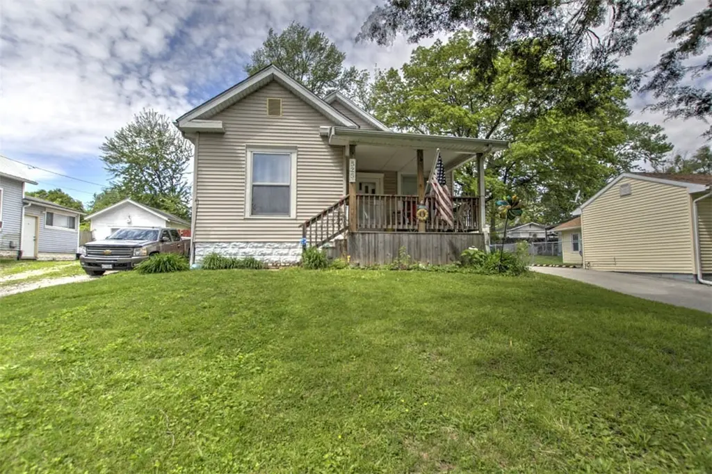 525 S 22nd Pl