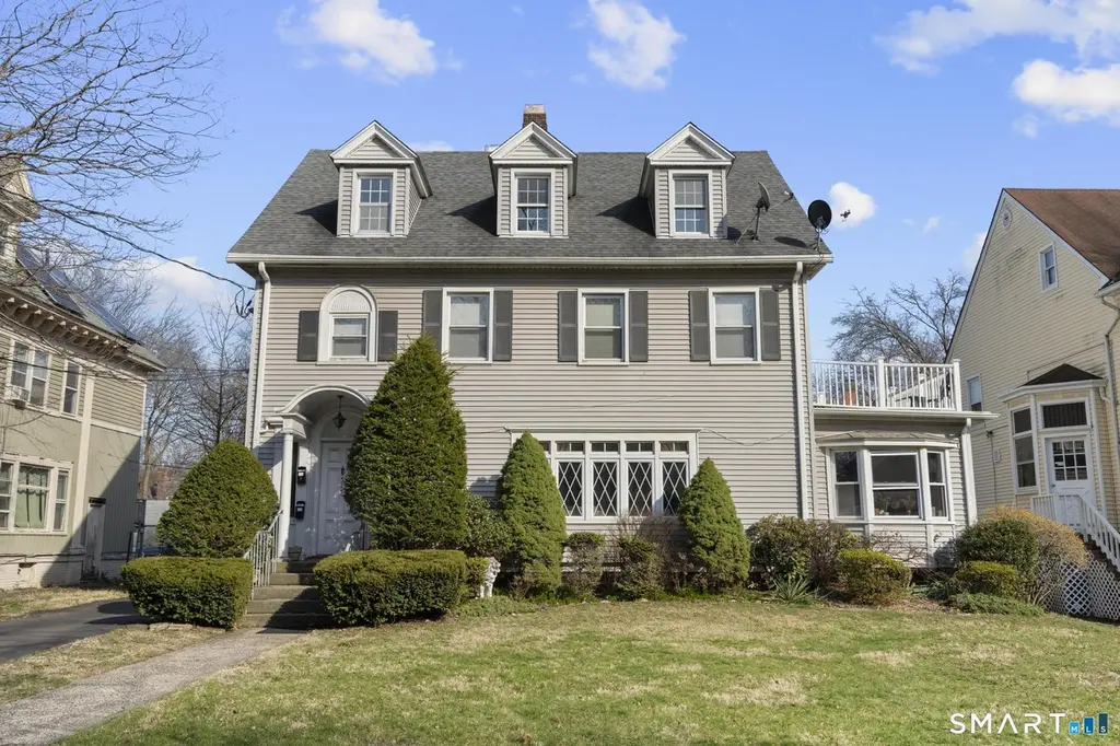 525 Whitney Ave