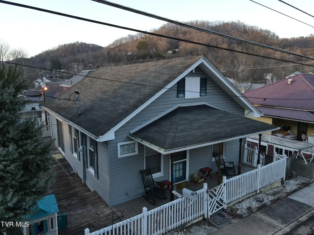 127 Brown St