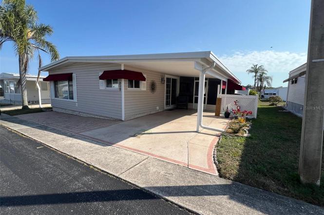 215 Royal Palm Cir