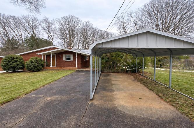 697 Branton Dr