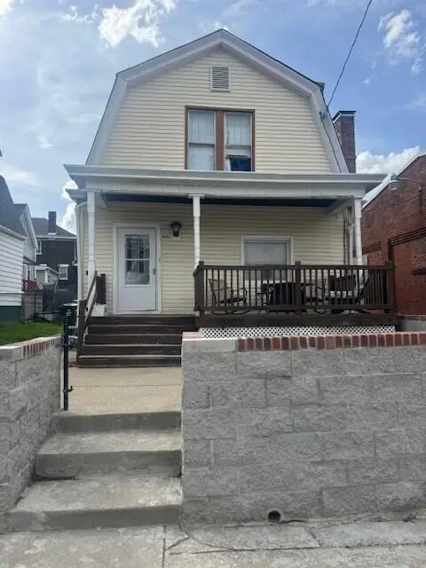 610 Main St