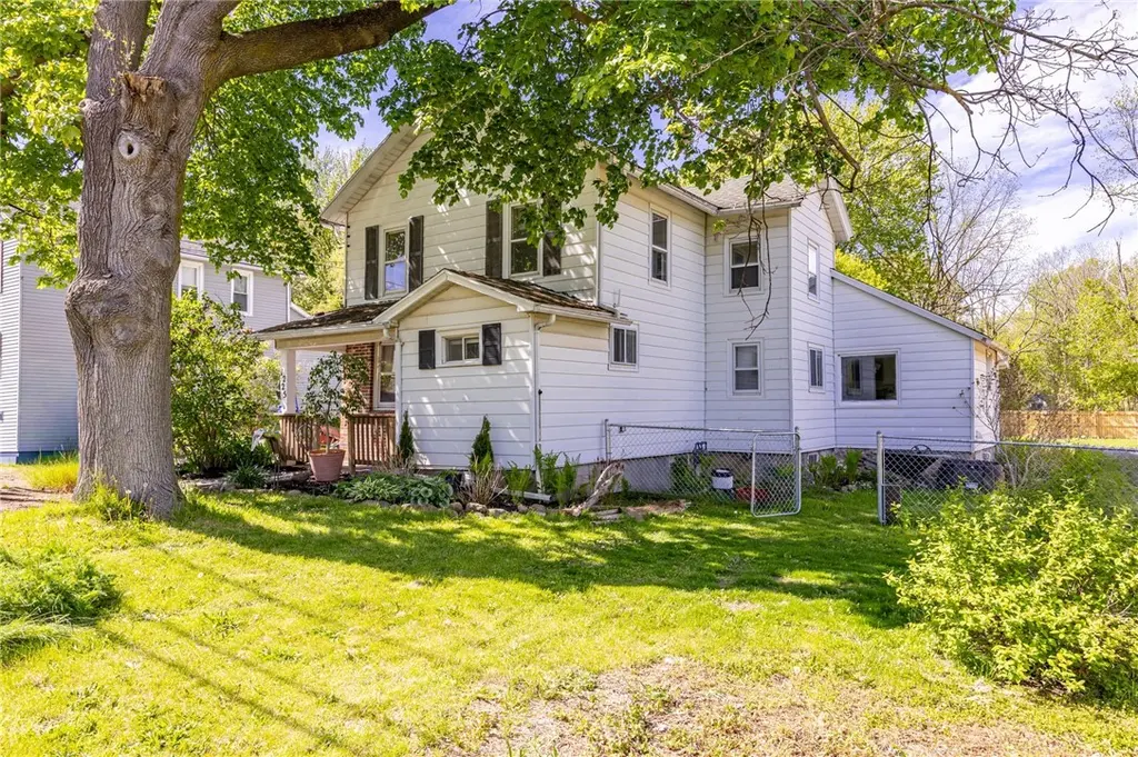 1225 Macedon Center Rd