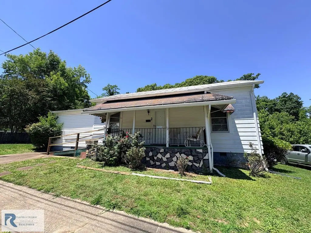 13 Oak Ridge Ave
