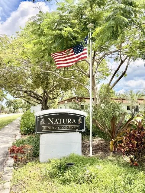 608 SW Natura Blvd Apt 202