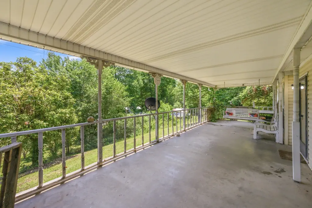14318 Highway 438 W