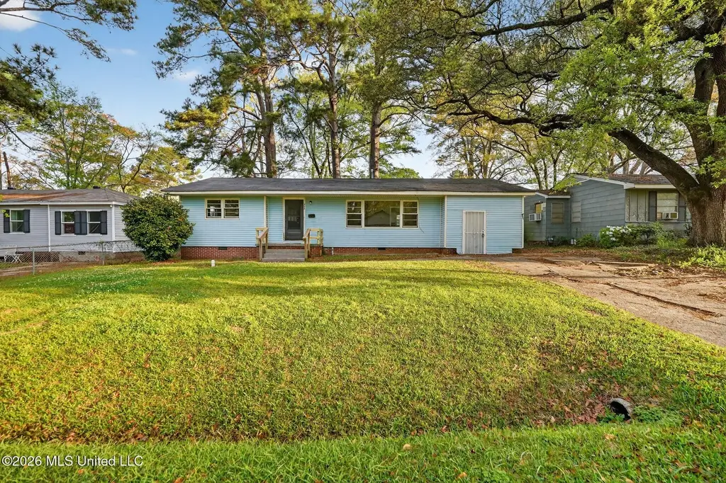734 Montclair Pl