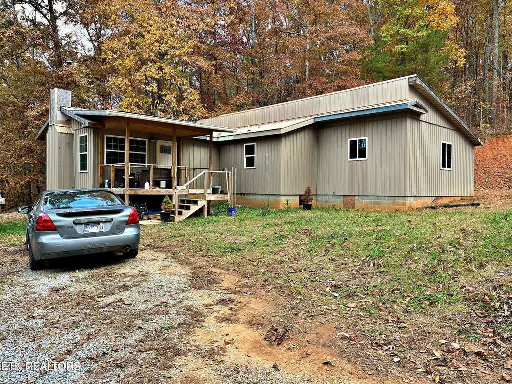 575 JD Walden Rd