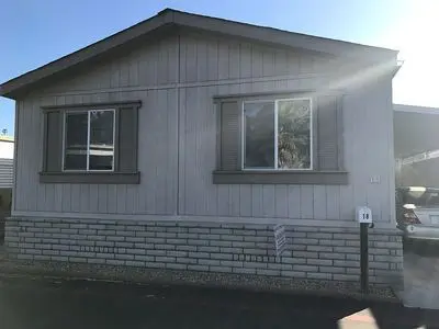18 Freeway Ln