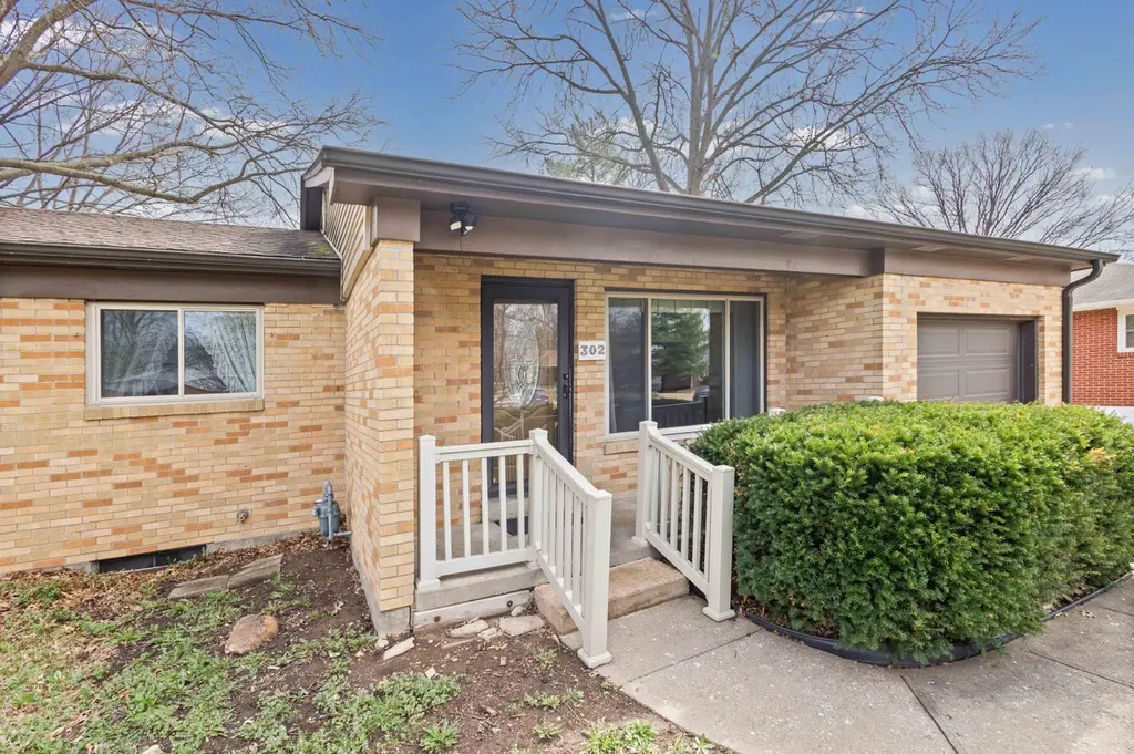 302 Westridge Dr