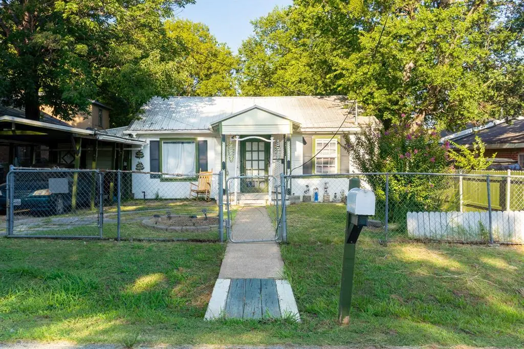 714 Neomi Ave