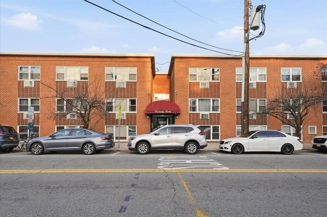 120 32ND St Unit 2N