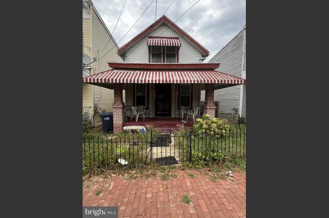 2236 Chester St SE
