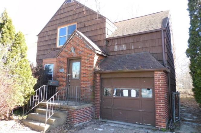 1425 Eggert Rd