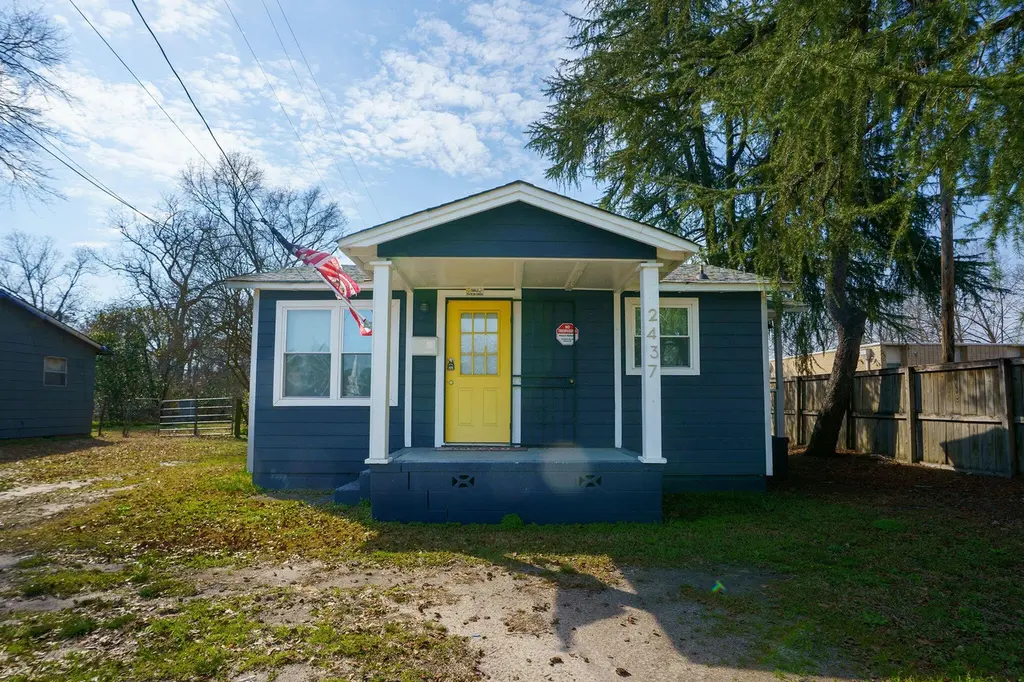 2437 Mike Padgett Hwy