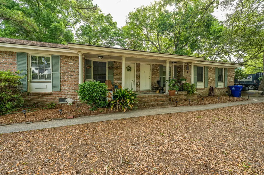 704 Marlin Ln