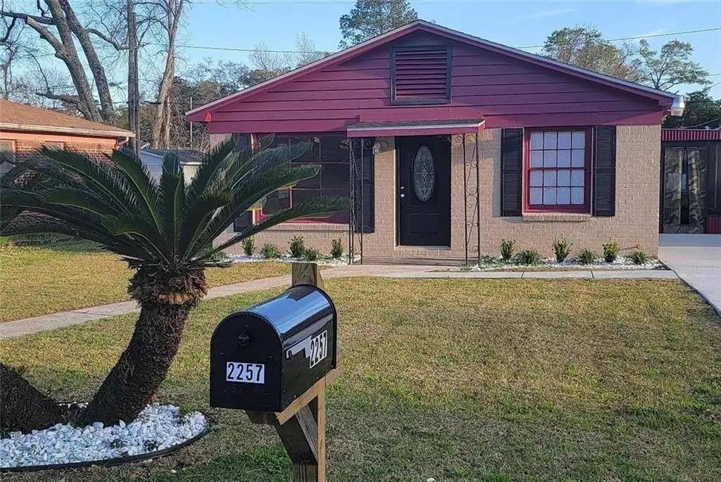 2257 Roberta Dr