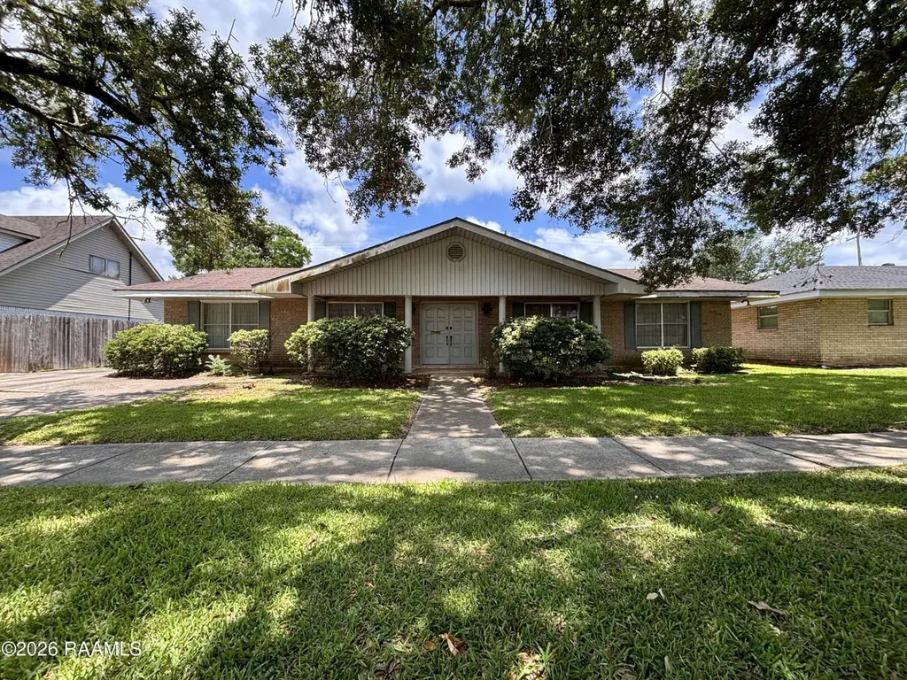1412 Walnut Dr