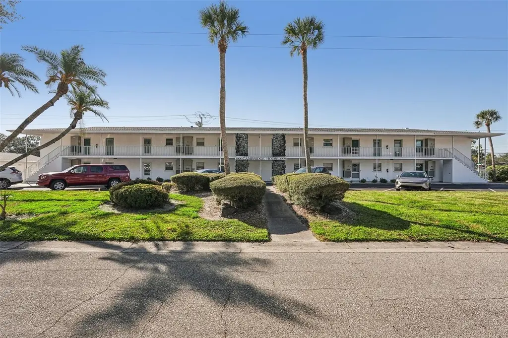 3900 Roxane Blvd Unit 8B