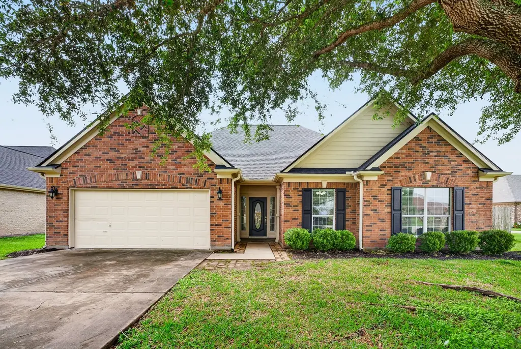 3823 Founders Dr