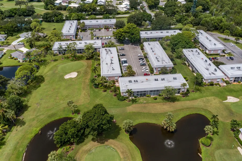 18081 SE Country Club Dr #132