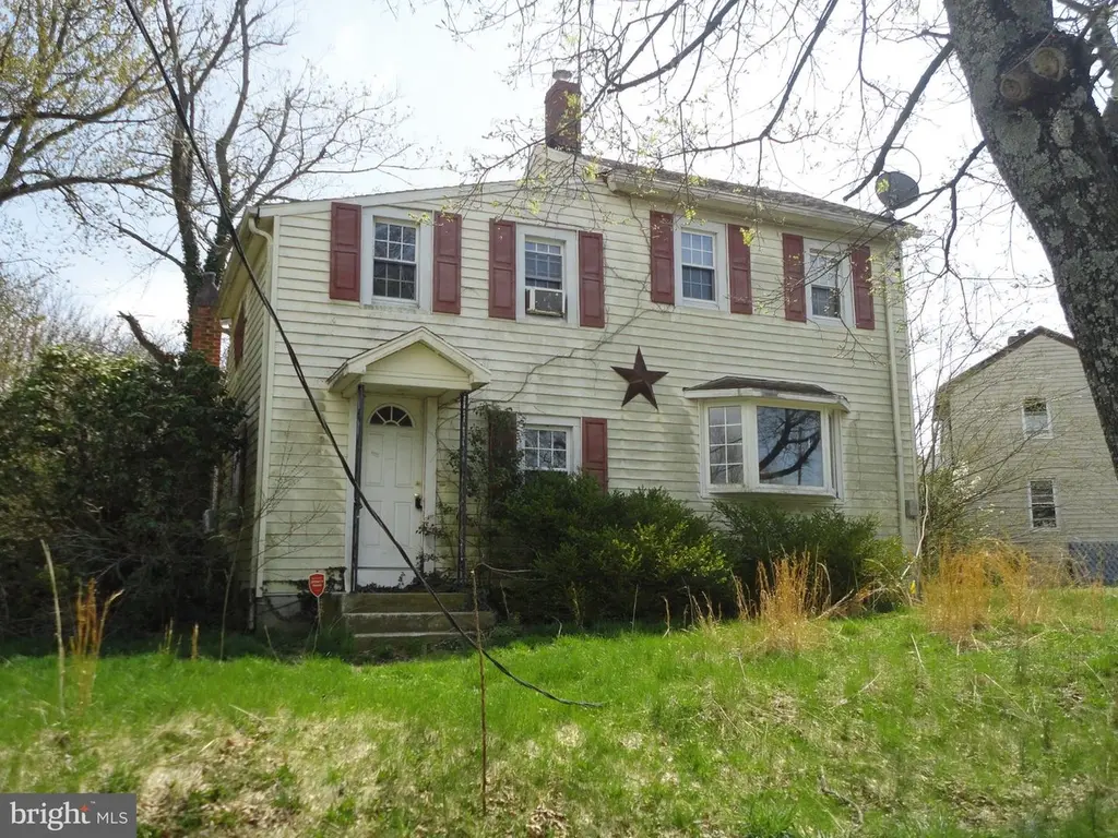28 Main St