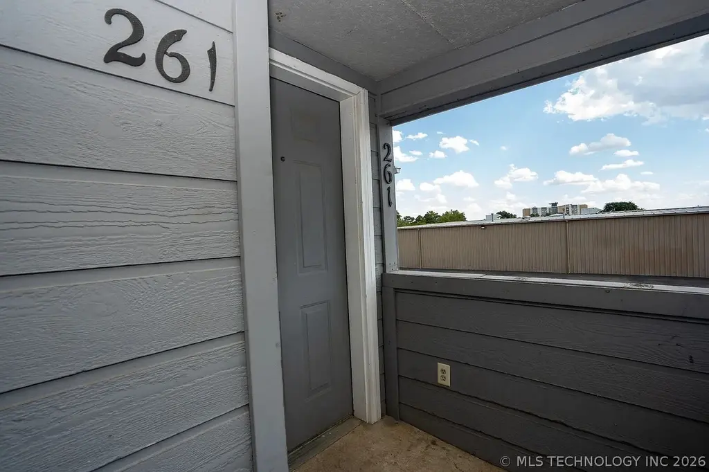 2421 E 87th St Unit 2U261