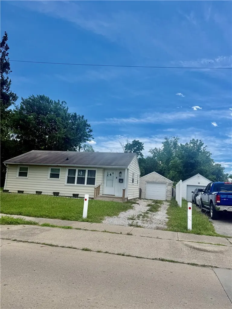 1315 W Division St