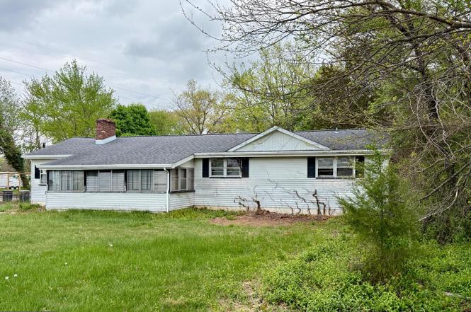 1053 Clayton Rd