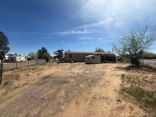 3530 E Robin Ln