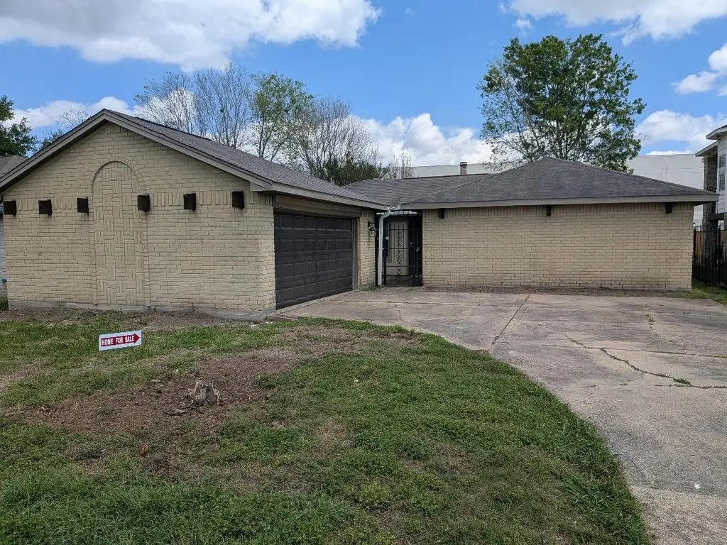 16723 Lone Quail Ct