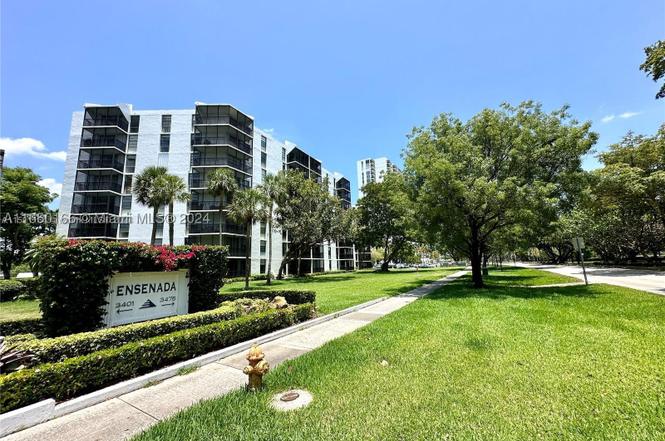 3475 N Country Club Dr #204