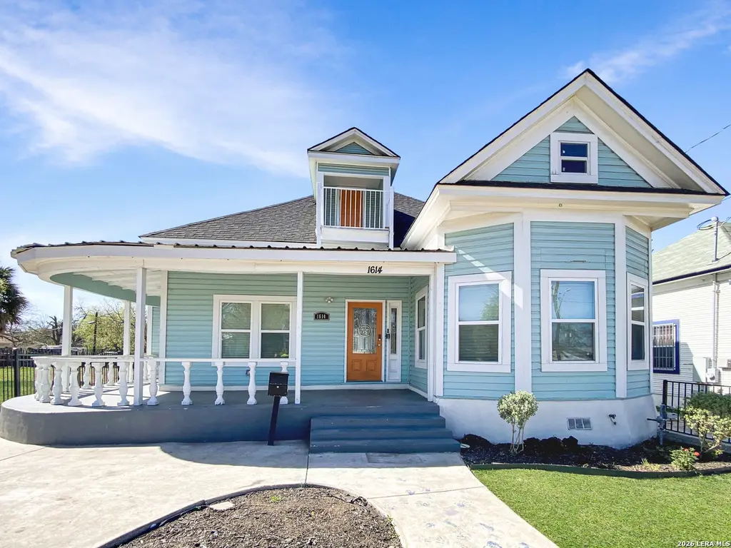1614 W Martin