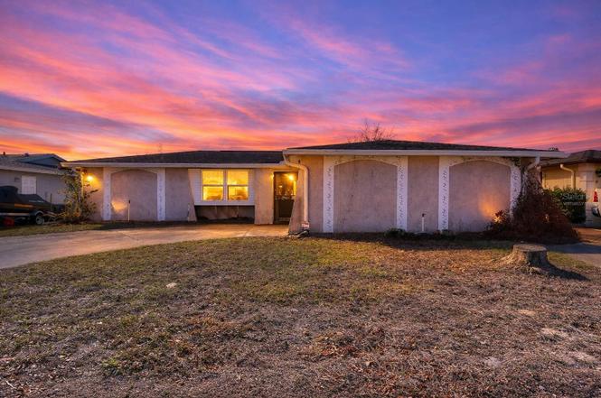 5606 Belleza Dr