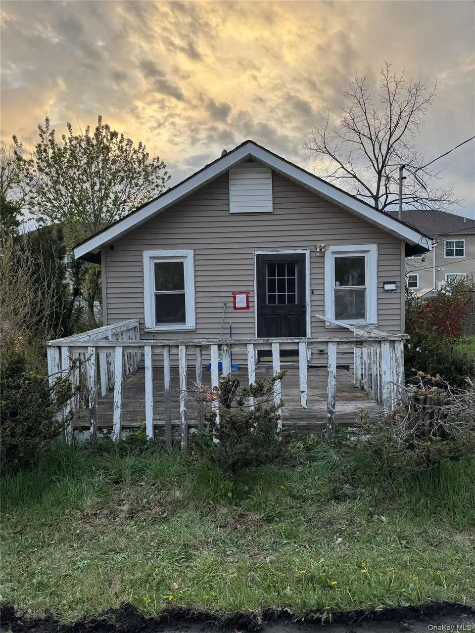 13 Anthony St