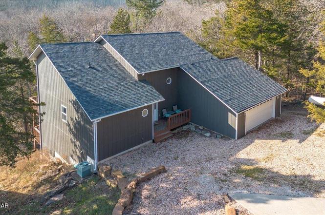 21223 Maple Dr