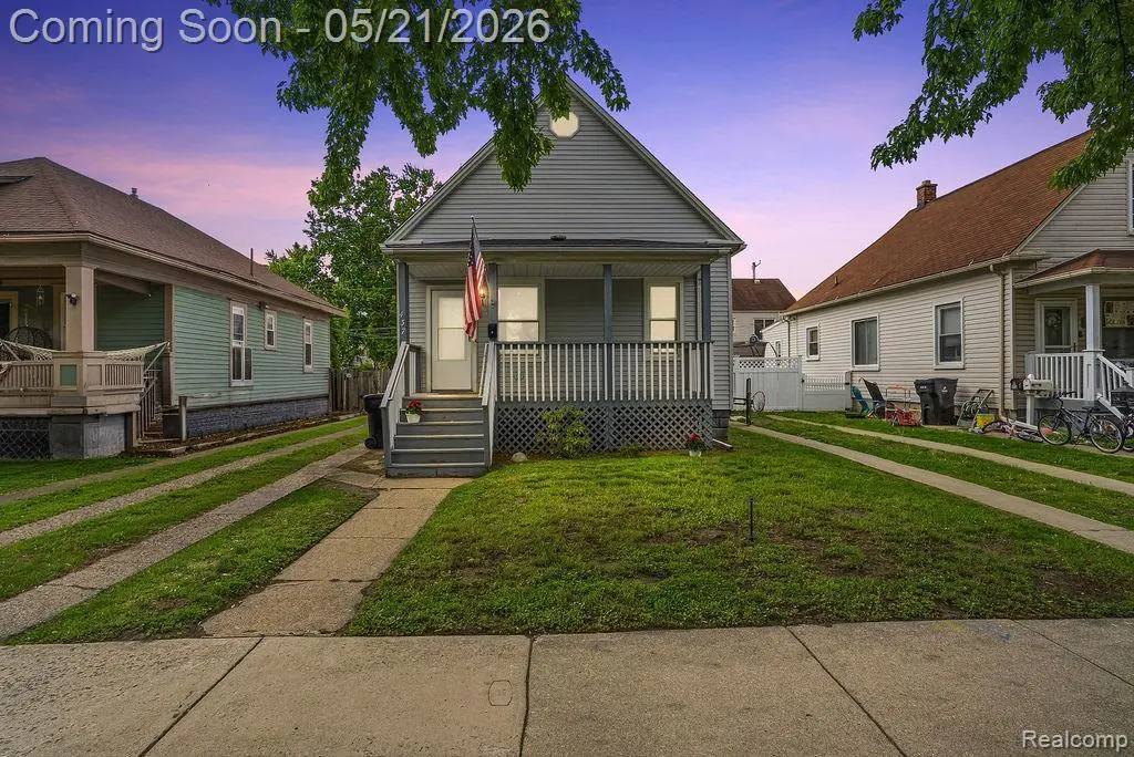 437 Poplar St