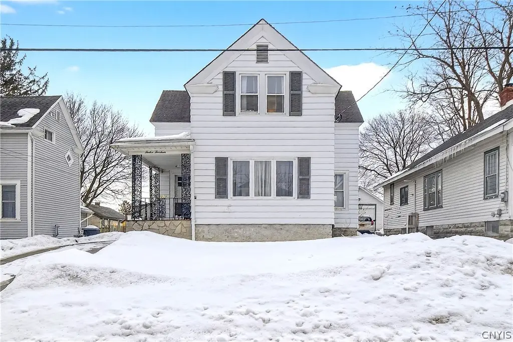 1213 Walnut St