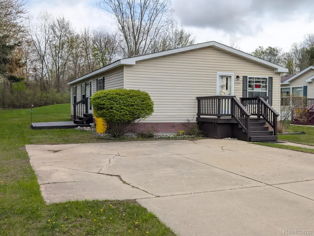 11359 Lake Dr