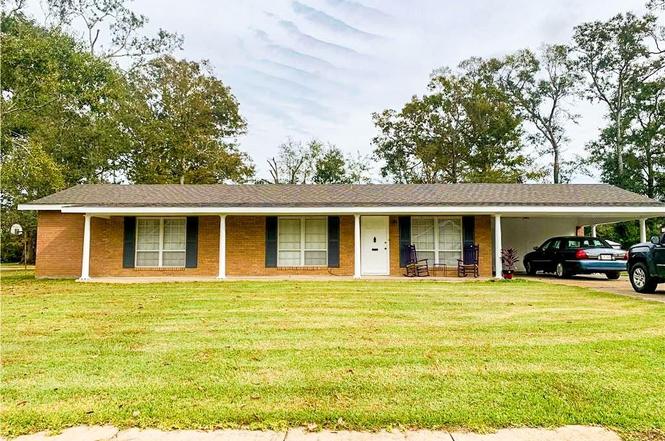 224 Mowad Dr