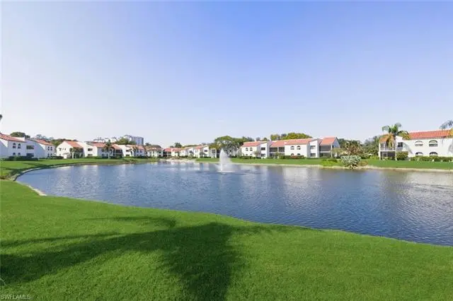 613 Beachwalk Cir Unit J-102